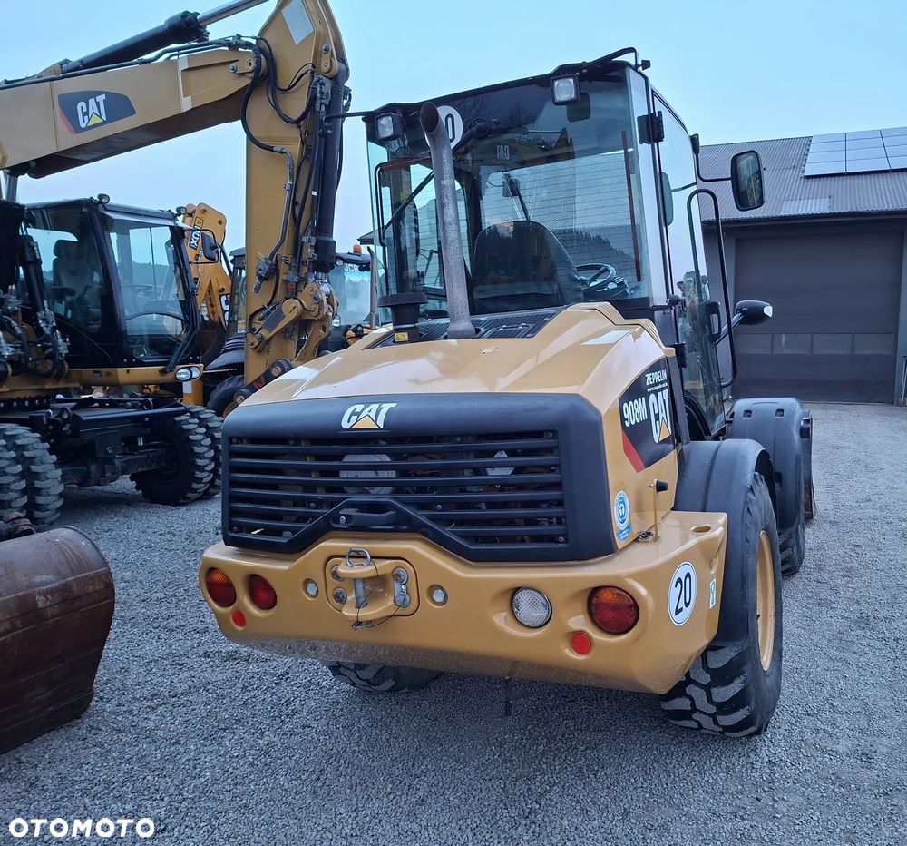 Caterpillar CAT 908 M - 7