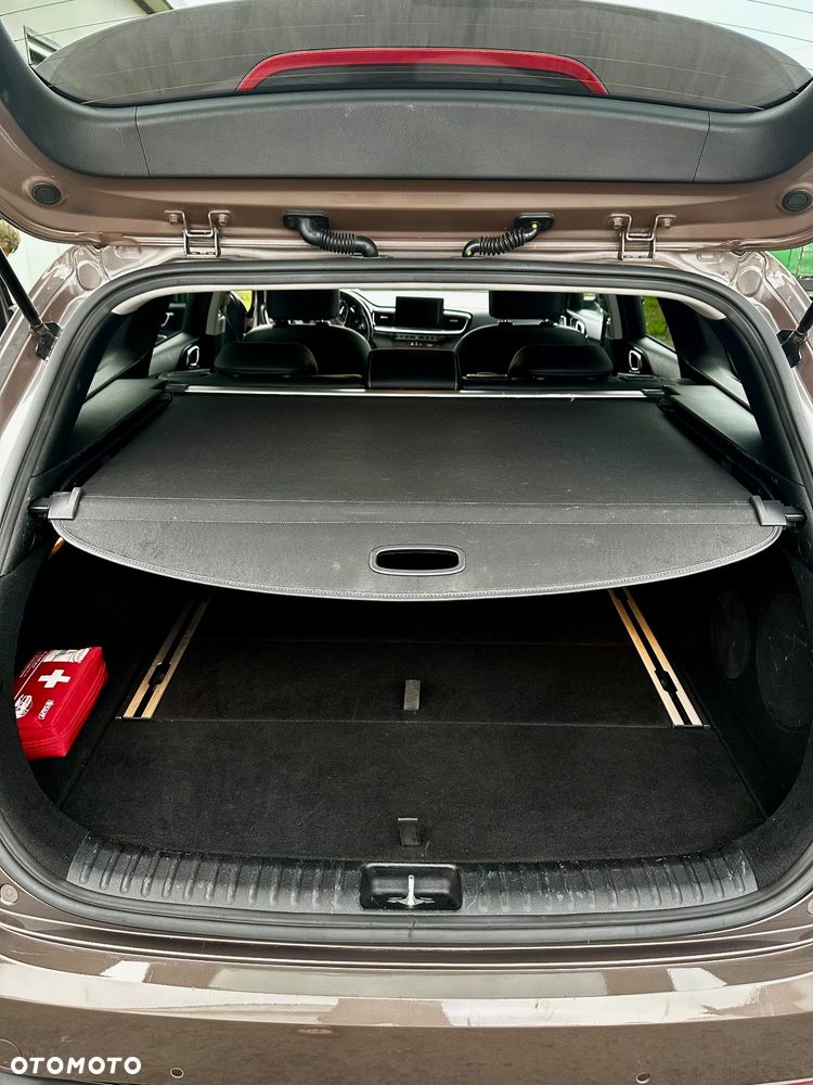 Kia Ceed 1.4 T-GDI L Business Line DCT - 33