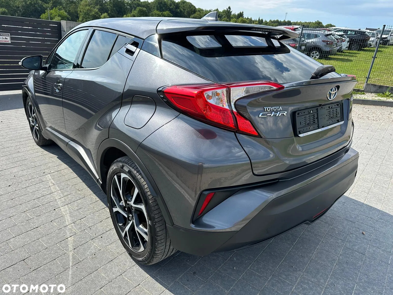 Toyota C-HR Hybrid Business-Edition - 9