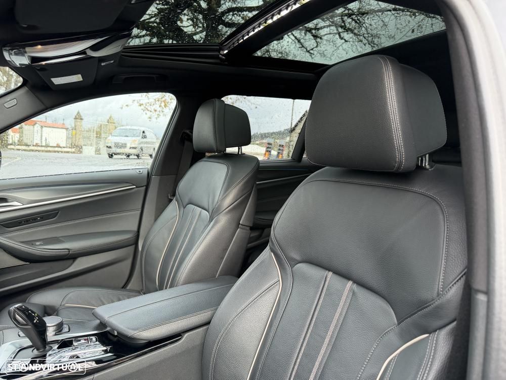 BMW 530 e Pack Desportivo M - 9