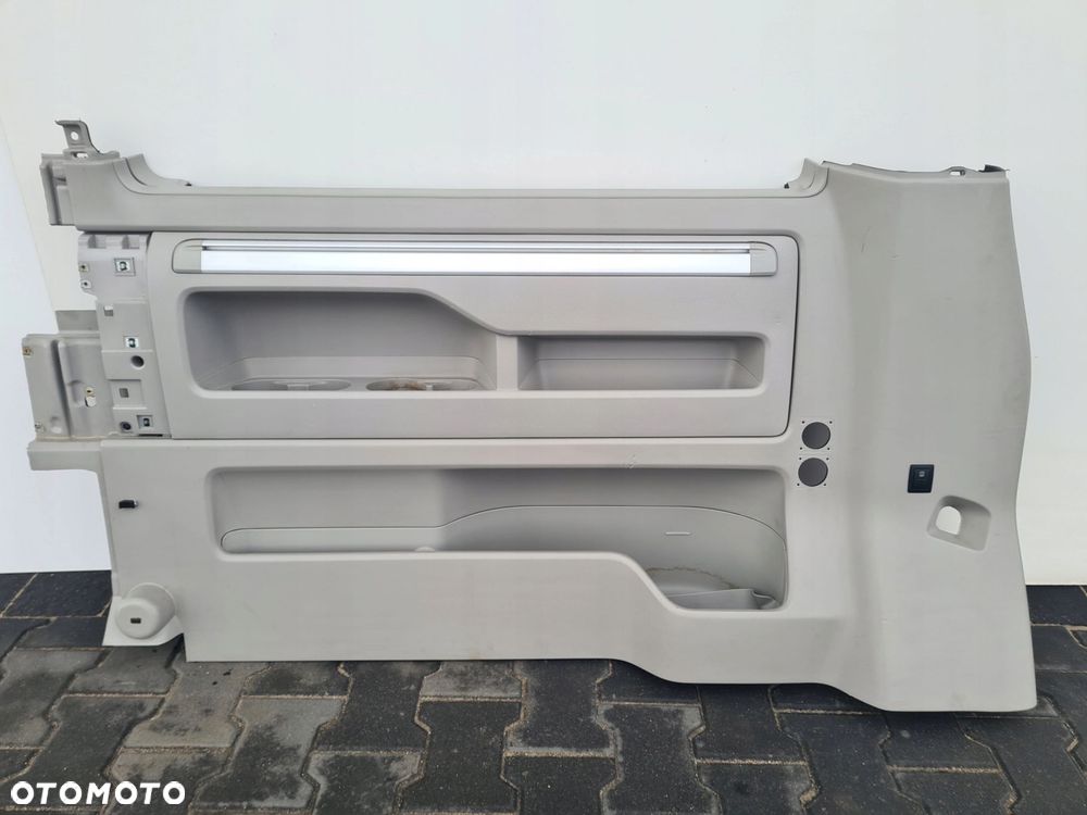 VW T5 T6 CALIFORNIA BEACH tapicerka boczek lewy środek - 1