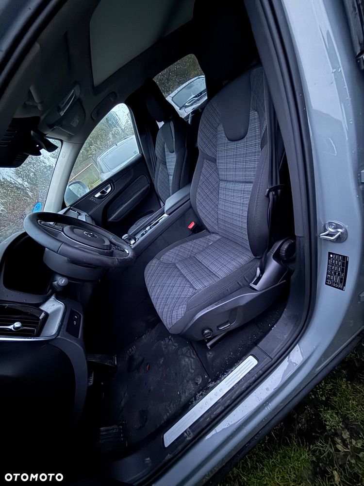 Volvo XC 60 T6 Plug-In Hybrid AWD Core - 14