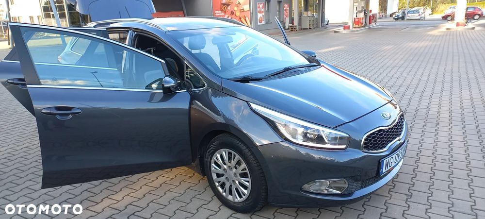 Kia Ceed 1.6 GDI Dream-Team Edition - 4