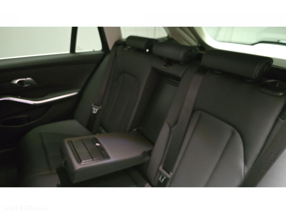 BMW Seria 3 - 23