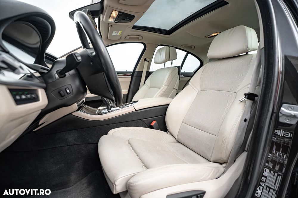 BMW Seria 5 530d xDrive - 29