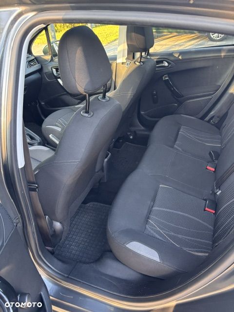 Peugeot 208 1.6 e-HDi Active STT - 10
