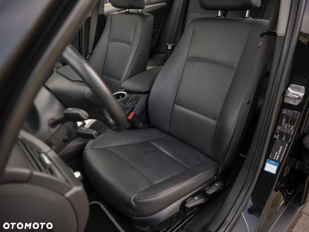 BMW X1 sDrive18d - 26