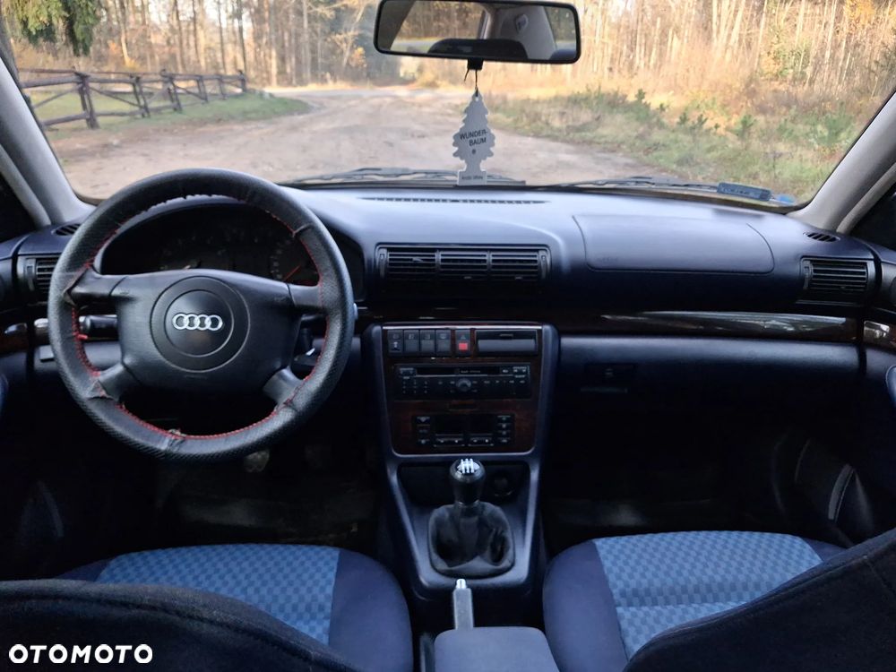 Audi A4 Limousine 1.8 - 11