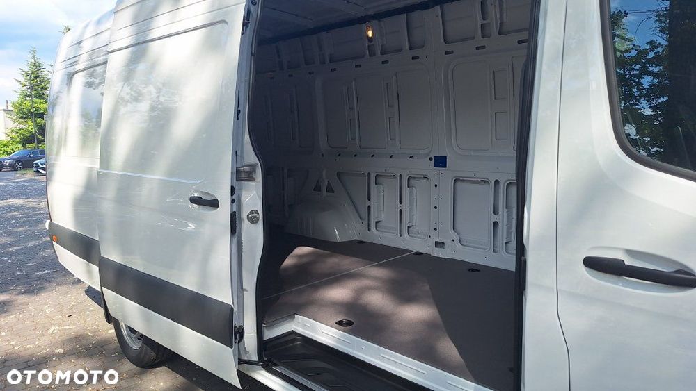 Mercedes-Benz Sprinter - 8