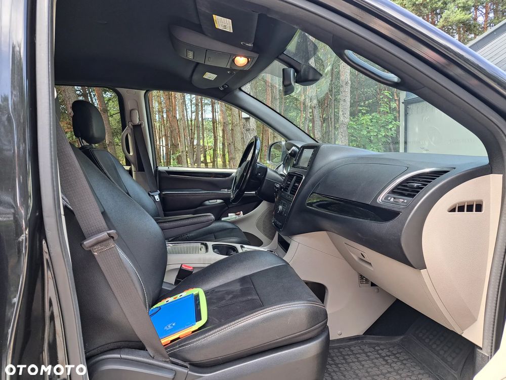 Dodge Grand Caravan 3.6 R/T - 16