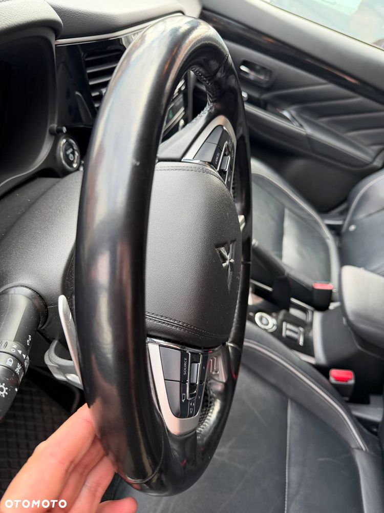 Mitsubishi Outlander Instyle NAVI + - 8