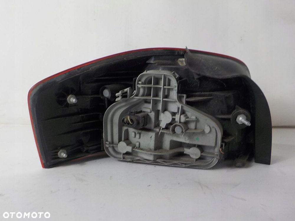 AUDI A3 II 8P LIFT 3D LAMPA PRAWA TYŁ TYLNA UK - 5