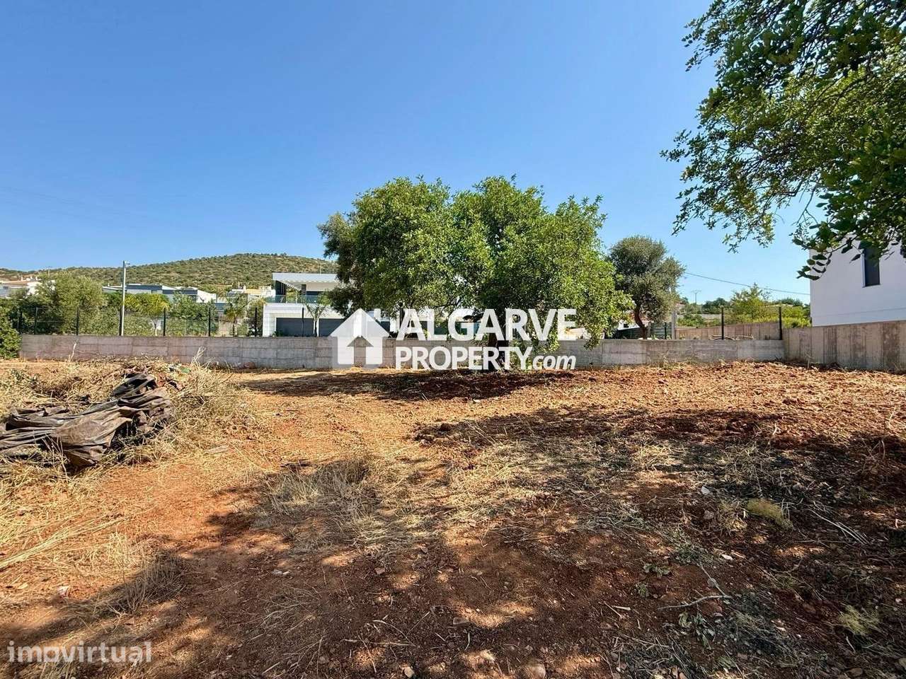 Moradia localizada em zona calma e residencial entre Vilamoura e Loulé - Grande imagem: 2/15
