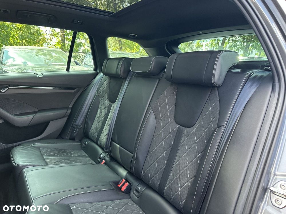 Skoda Octavia 2.0 TDI RS DSG - 36