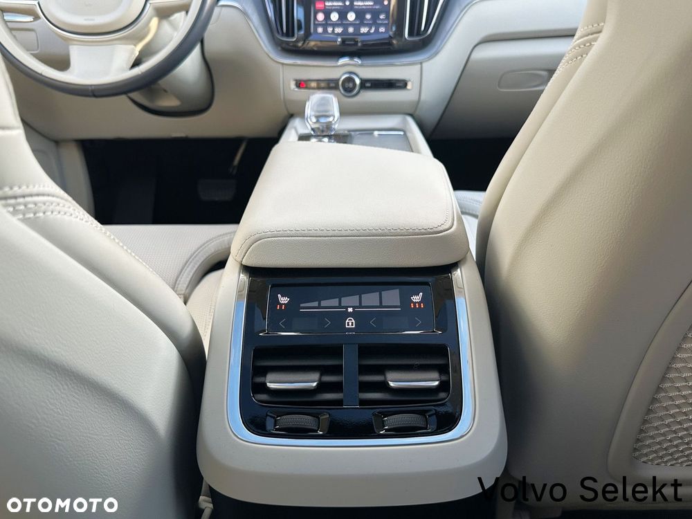 Volvo XC 60 - 24