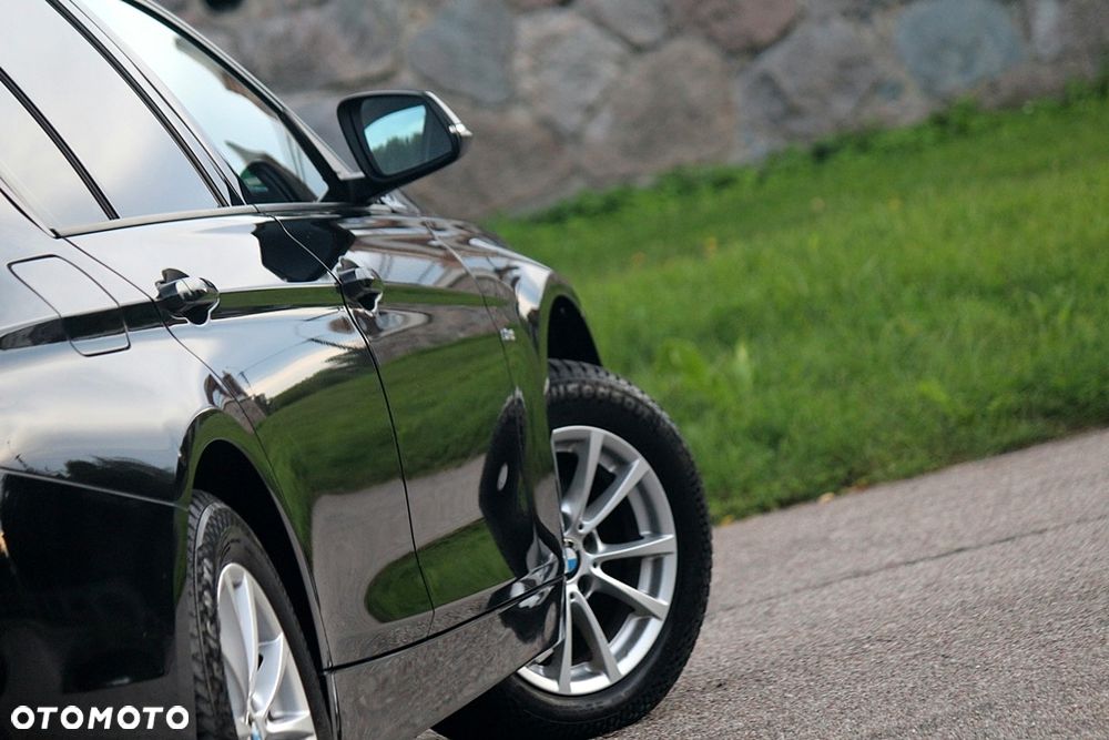 BMW Seria 3 318i Sport Line - 26