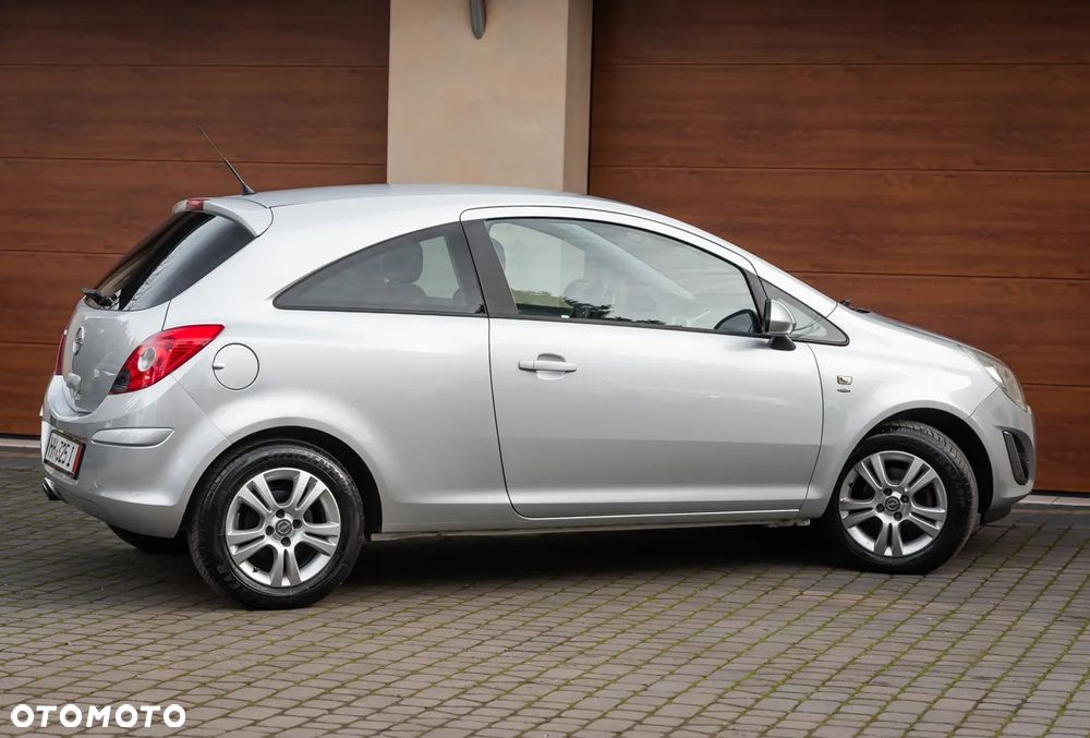 Opel Corsa 1.4 16V Selection 110 Jahre - 8