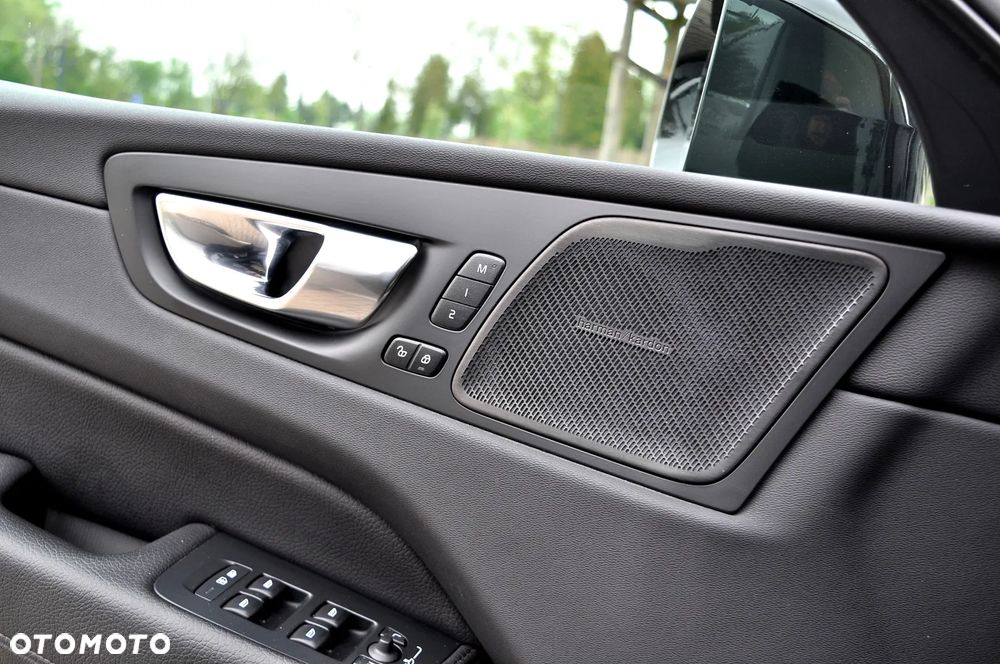 Volvo XC 60 B5 D AWD Geartronic Inscription - 19