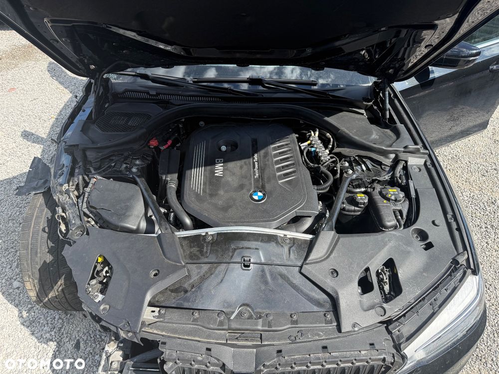 BMW Seria 5 540i xDrive Luxury Line sport - 36
