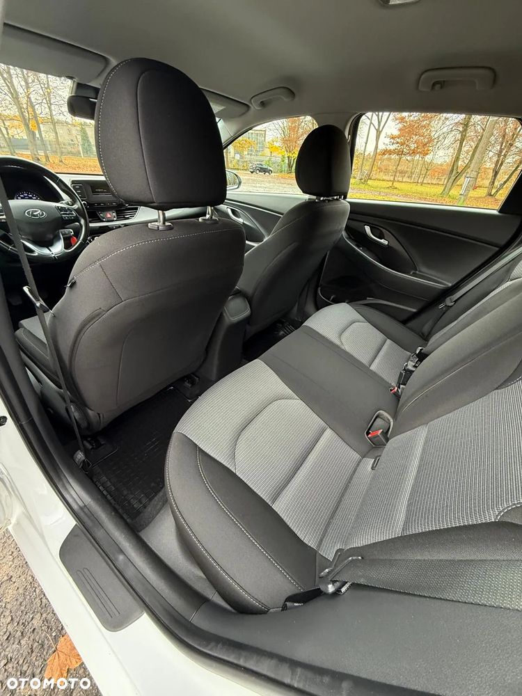 Hyundai i30 ver-1-6-d-classic-plus - 20