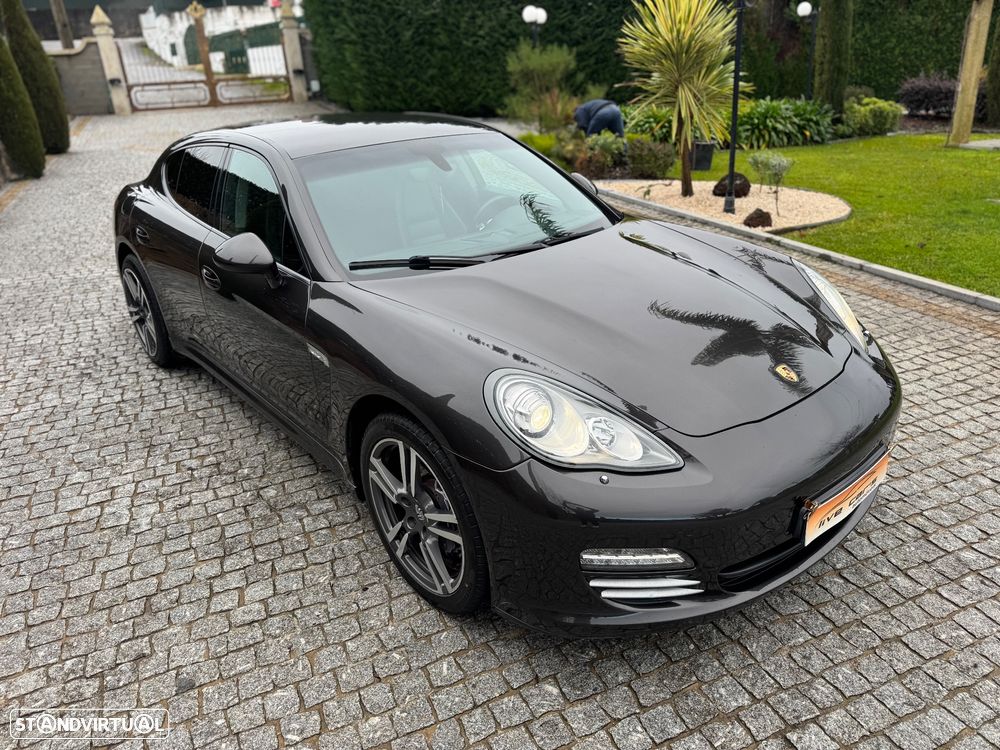 Porsche Panamera 4 PDK Platinum Edition - 2