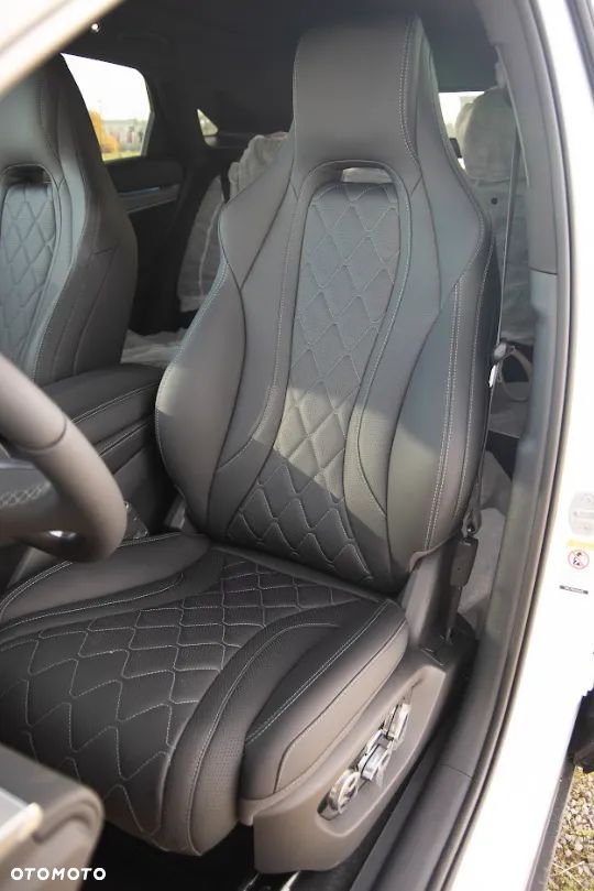BYD Sealion 7 - 10