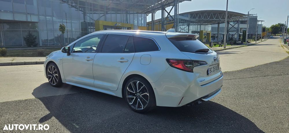 Toyota Corolla 2.0 HSD Exclusive Plus GR Sport Bi-Tone - 8