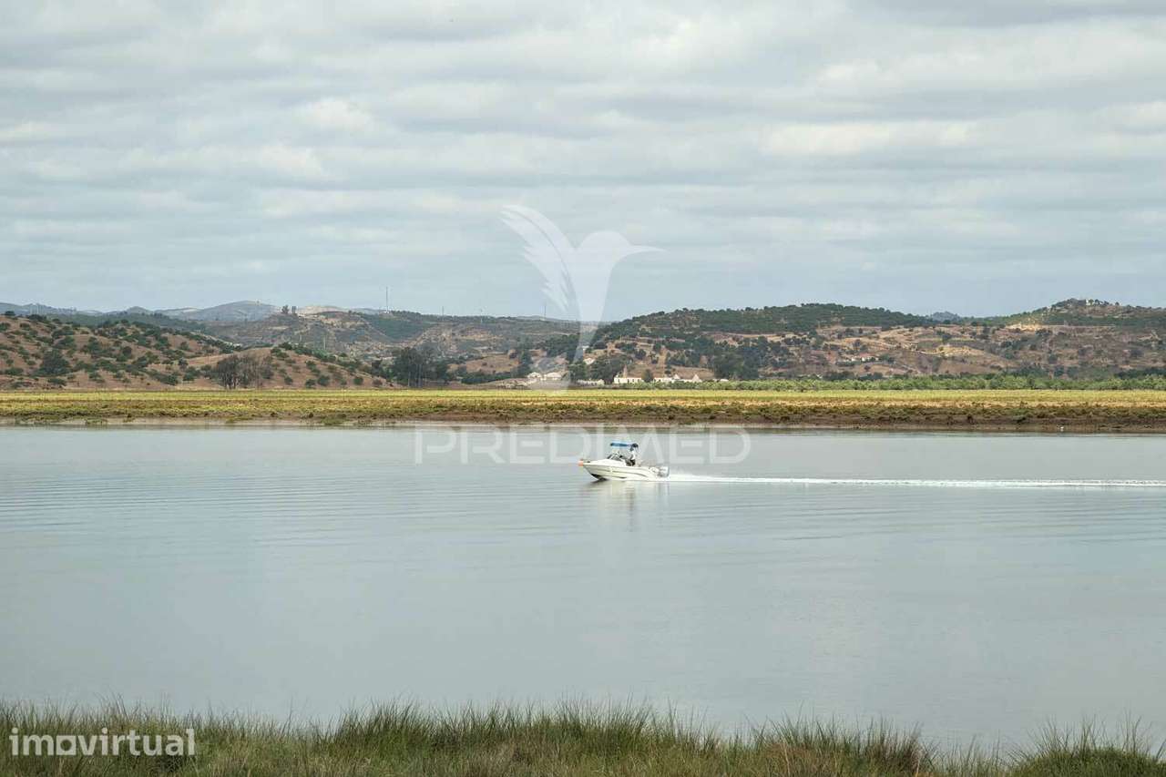 Terreno rústico na margem do Guadiana, com 106ha - Grande imagem: 4/31