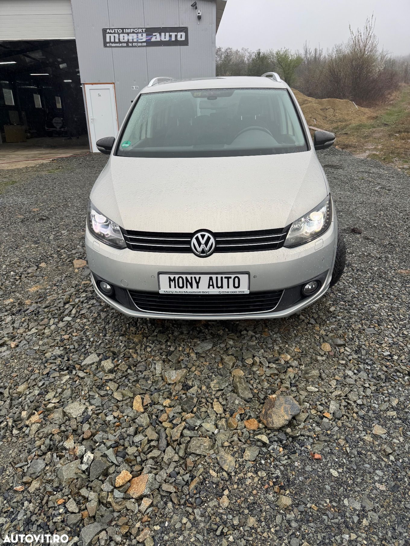 Volkswagen Touran 2.0 TDI DPF BlueMotion Technology Comfortline - 1