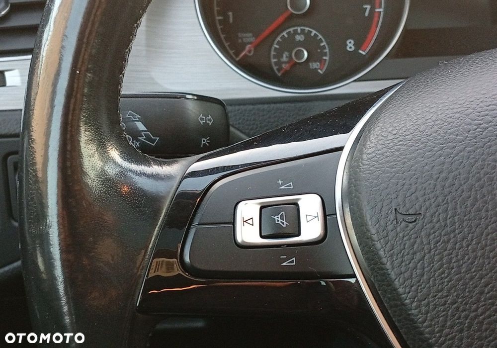 Volkswagen Golf - 27