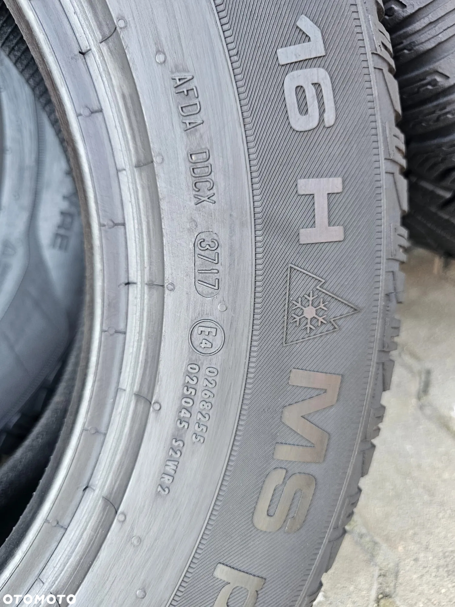 (O116) 215/70R16 100H 6,2-5,4mm 17r / Uniroyal  MS plus 77 SUV / Suzuki Grand Vitara Mitsubishi Outlander Nissan X-Trail Kia Sportage Hyundai Honda Toyota - 11