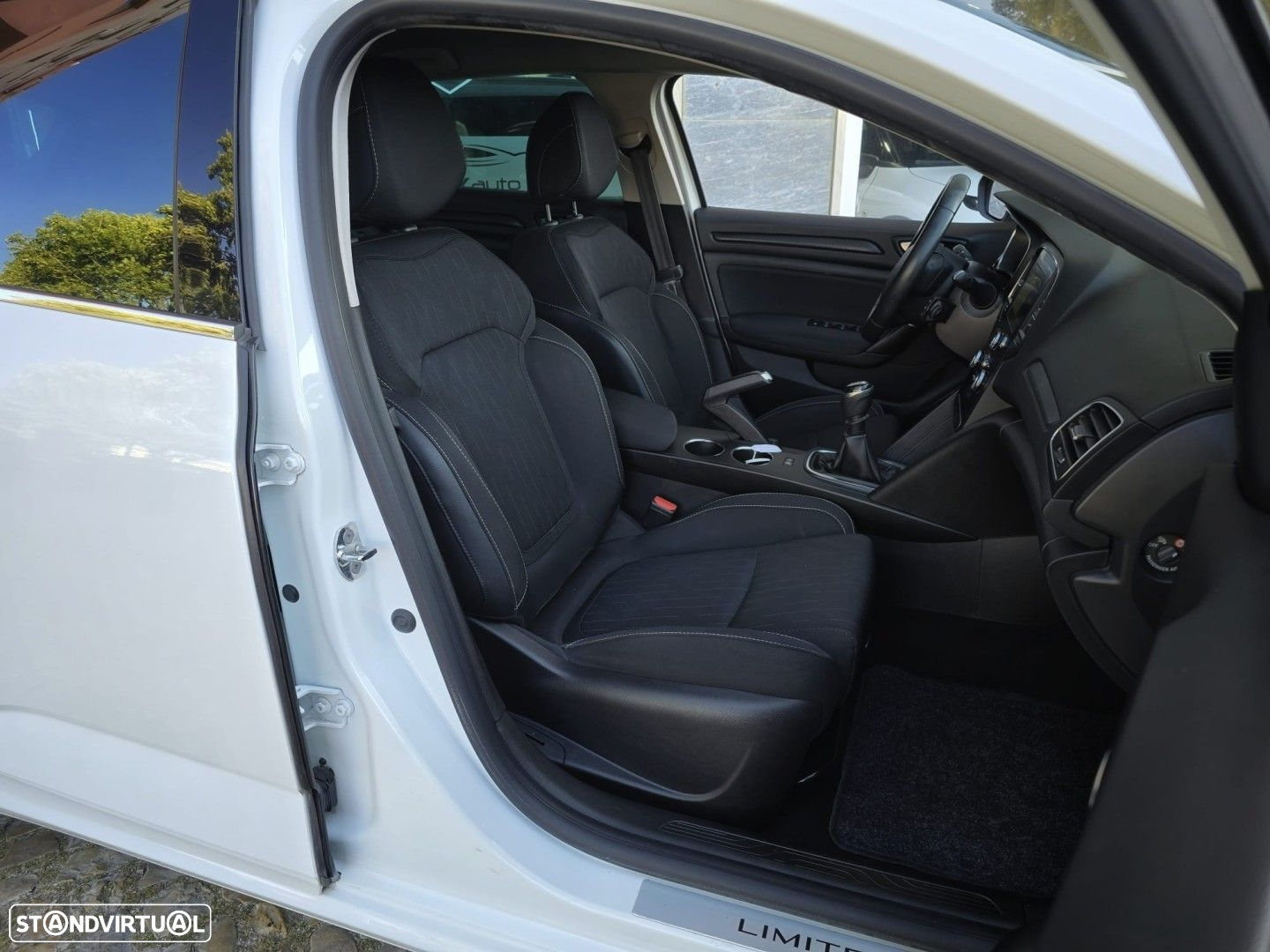 Renault Mégane Sport Tourer 1.3 TCe Limited - 17