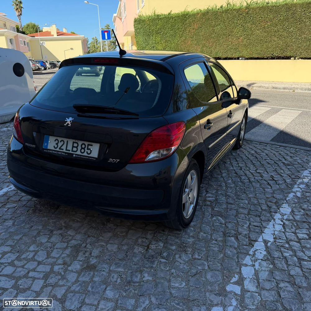Peugeot 207 1.4 16V SE Millesim 200 Anos - 4