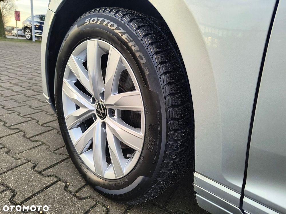 Volkswagen Passat - 9