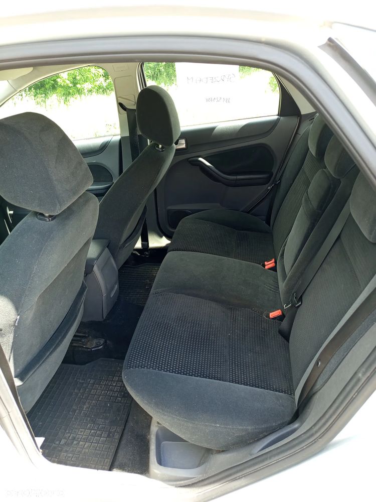 Ford Focus 1.6 Ti-VCT Ghia - 7