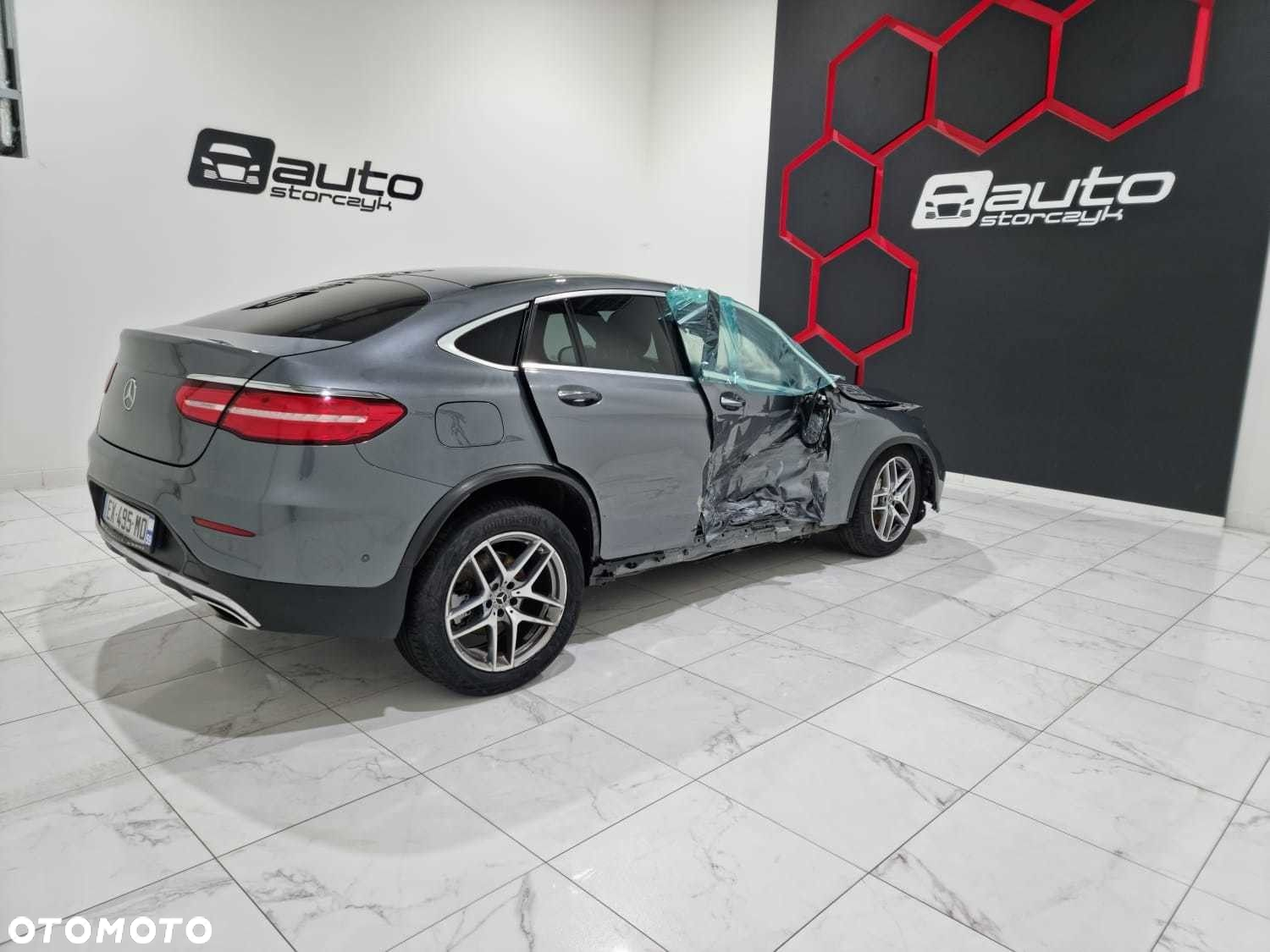 Mercedes-Benz GLC - 12