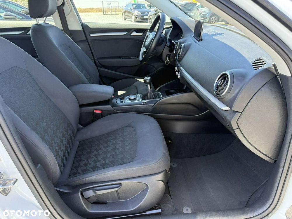 Audi A3 Sportback 1.2 TFSI Attraction - 5