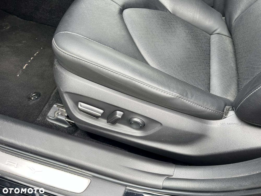 Toyota Camry - 7