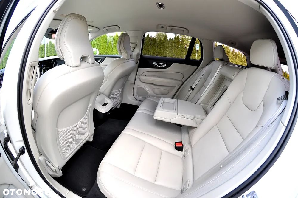 Volvo V60 D4 Inscription - 28
