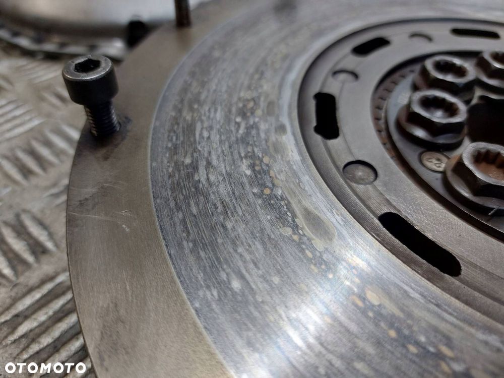 KOŁO DWUMASOWE + TARCZA + DOCISK + ŁOŻYSKO OPOROWE VOLVO 850 I 2.5 TDI - 2