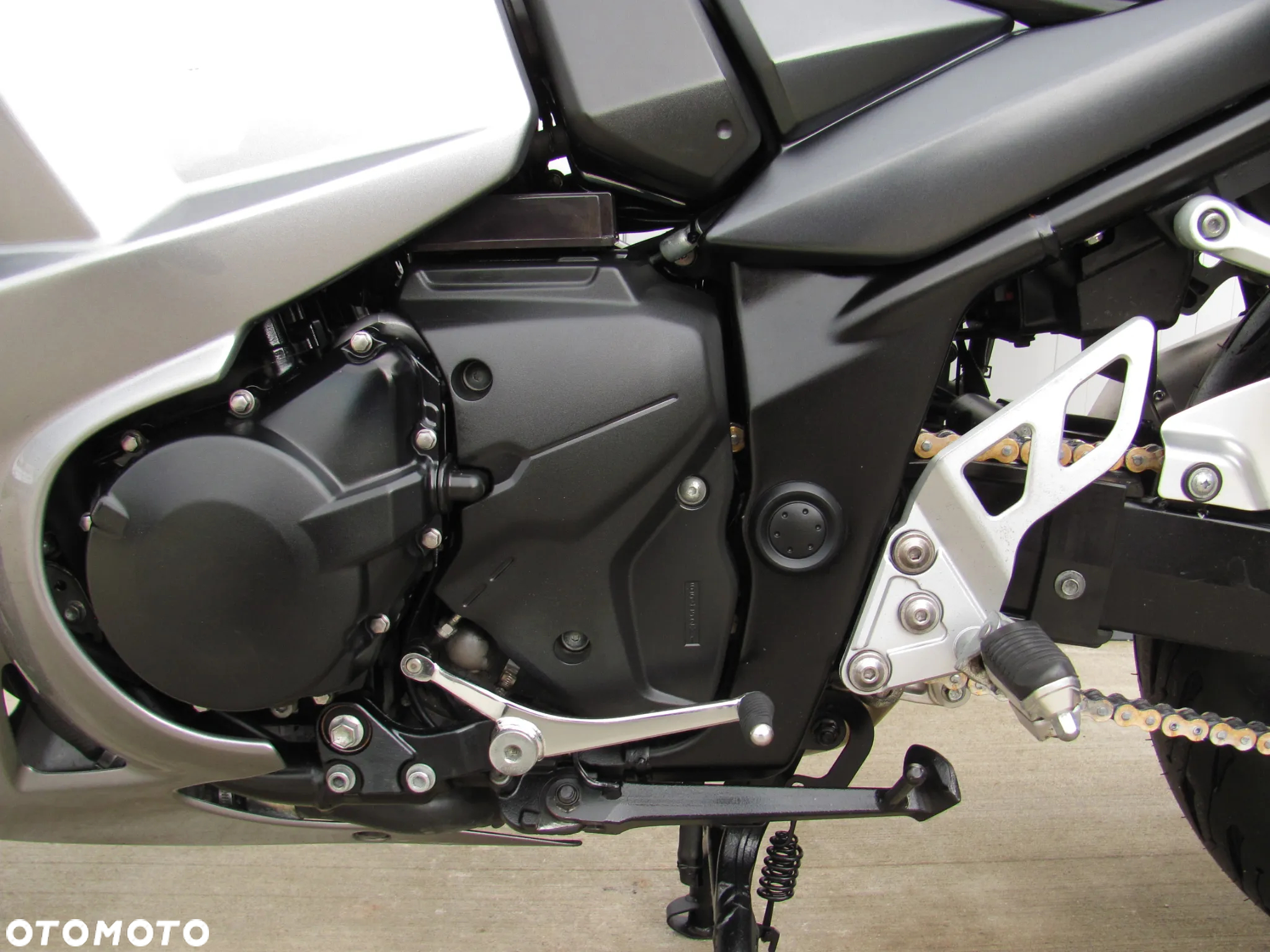 Suzuki GSX - 28