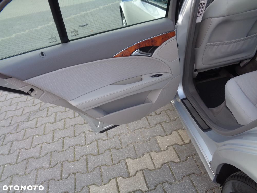 Mercedes-Benz Klasa E 220 CDI Elegance - 30