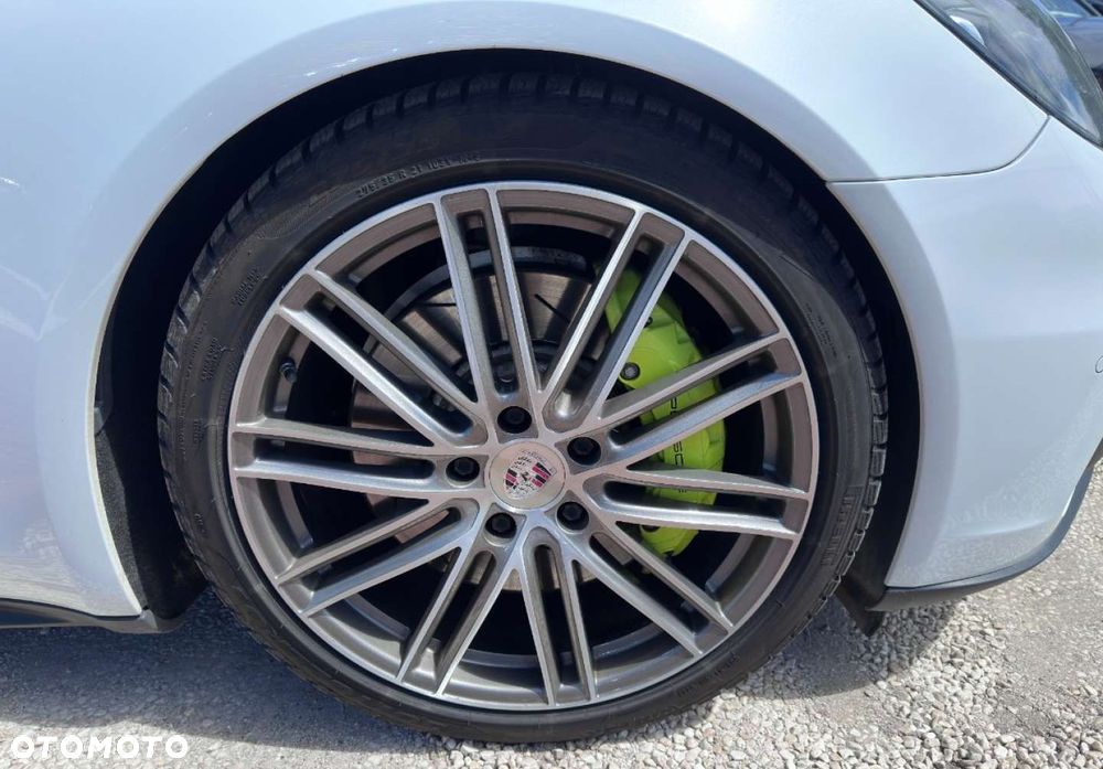 Porsche Panamera - 5