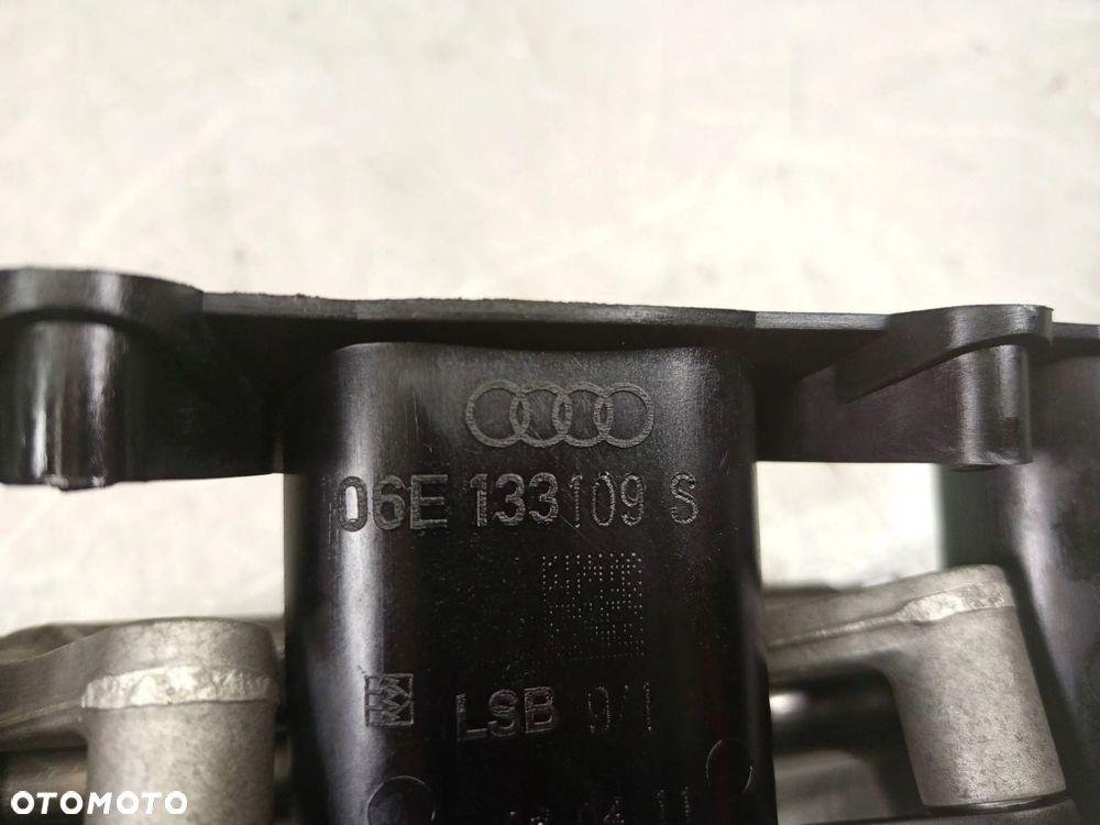 Kolektor ssący z Listwa Wtryskowa Audi A6 C6 3.2 TFSI 06E133109S - 7