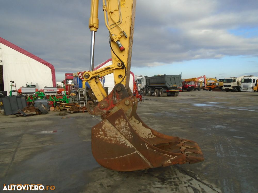 New Holland E235B SR-2 - 8