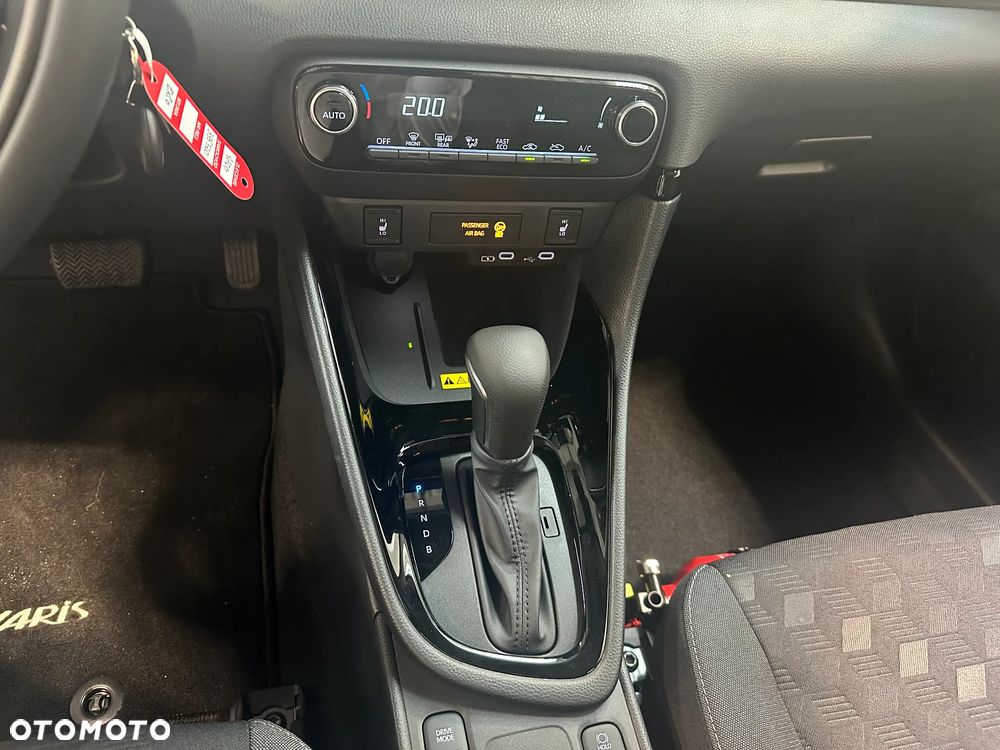 Toyota Yaris ver-hybrid-1-5-selection-style - 15