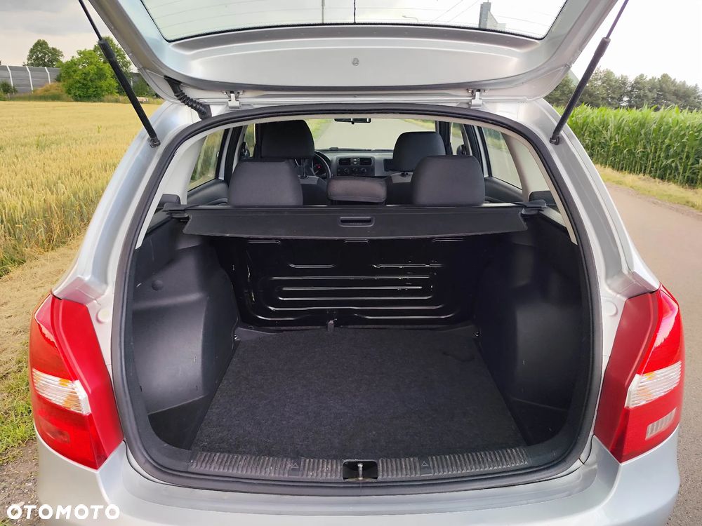 Skoda Fabia 1.4 16V Ambiente - 8