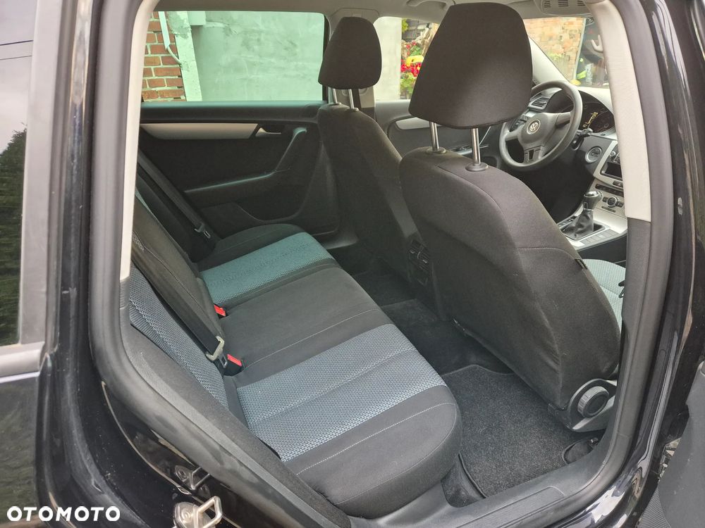 Volkswagen Passat 1.6 TDI Trendline - 6