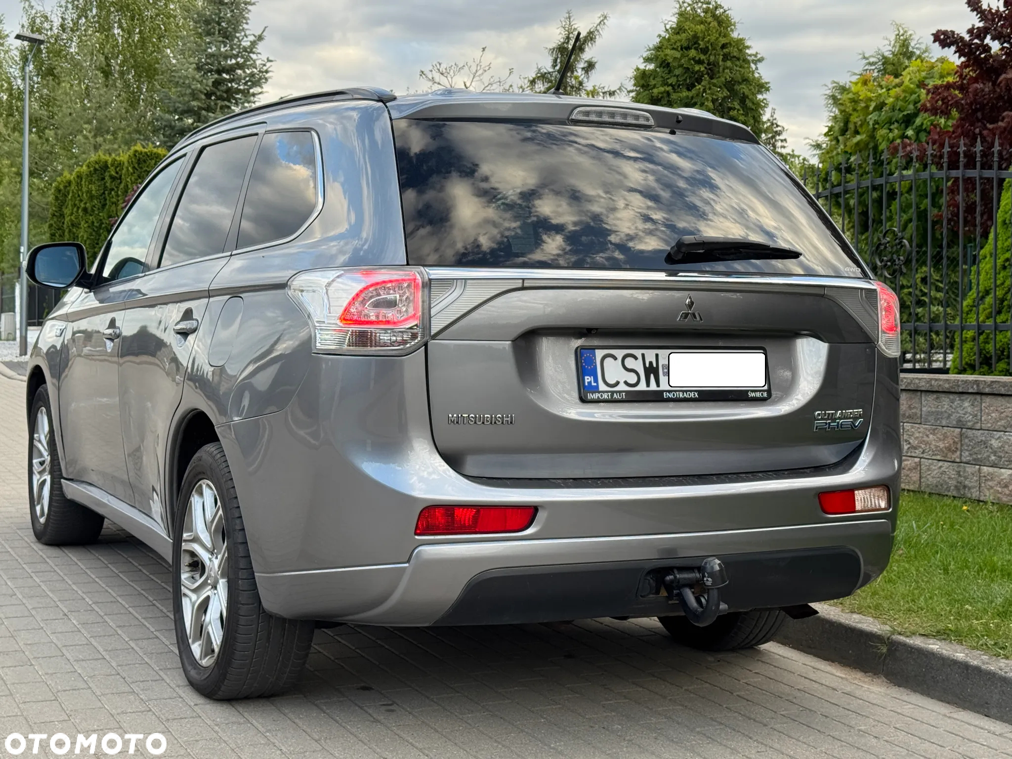 Mitsubishi Outlander PHEV Instyle NAVI + - 3