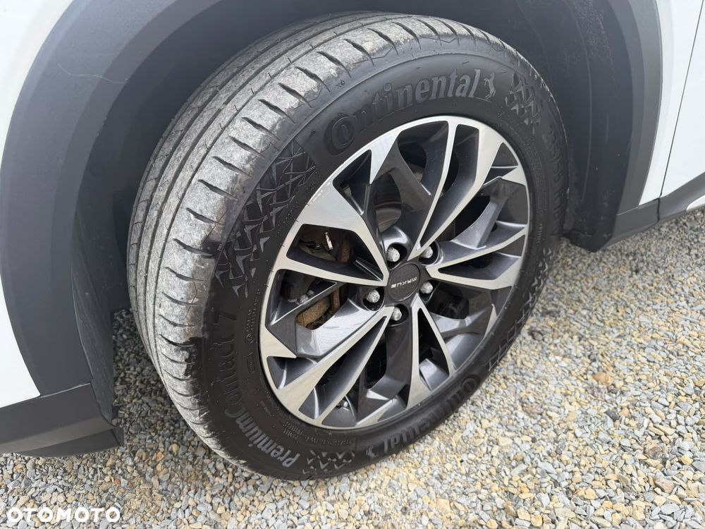 Maxus Euniq 6 - 18
